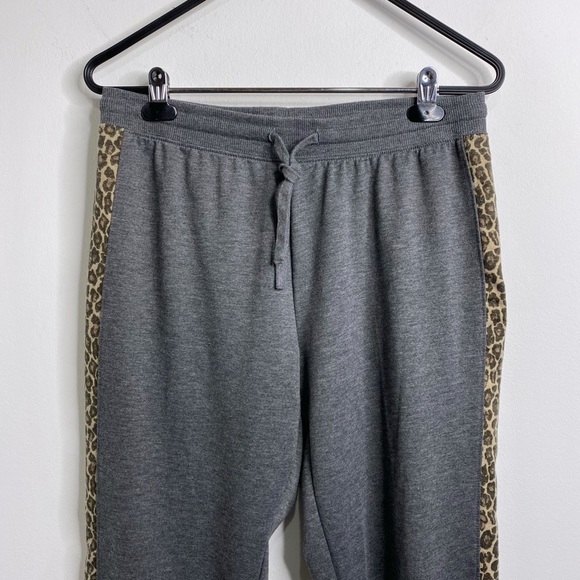 Splendid Gray and Leopard Print Matching 2pc. Jogger Set - Picture 10 of 14